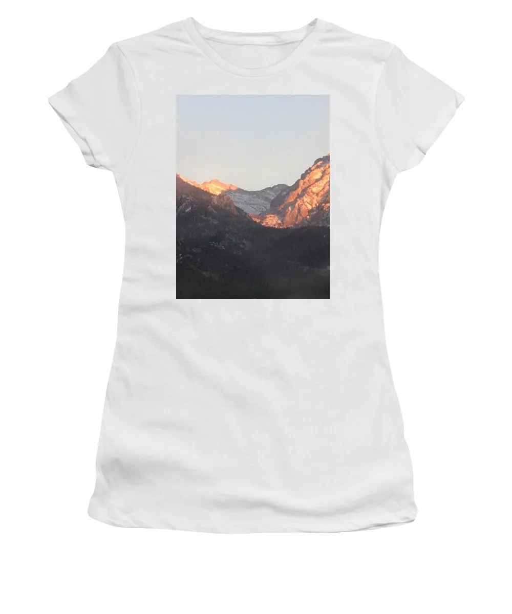 Winter Magic Hour Crestone - Women's T-Shirt